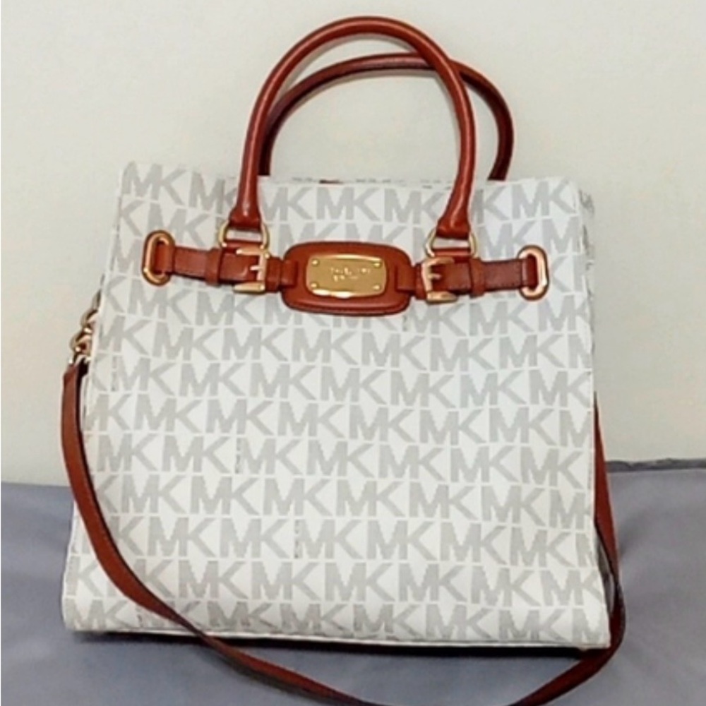 Michael Kors large Hamilton purse - Picture 2 of 9